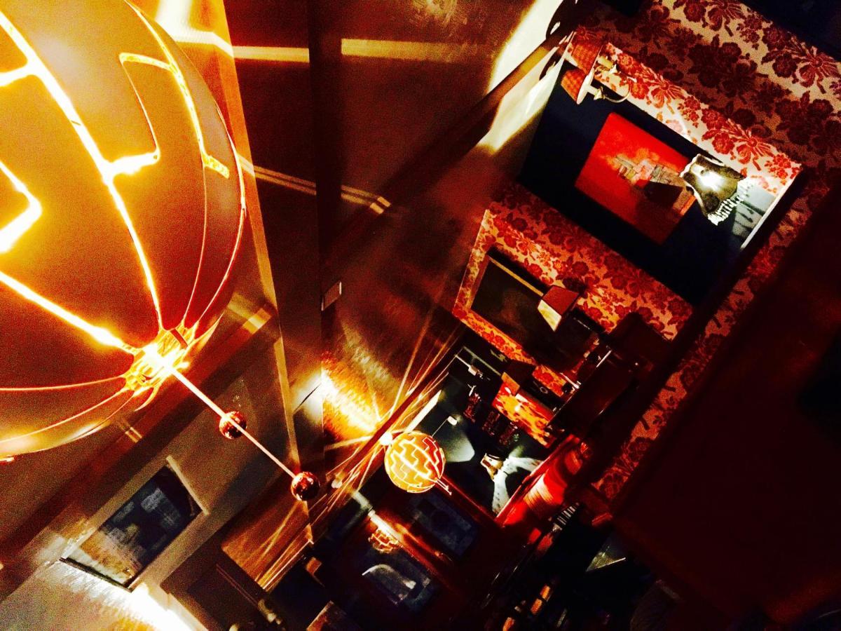 Malin Townhouse Guest House Bagian luar foto