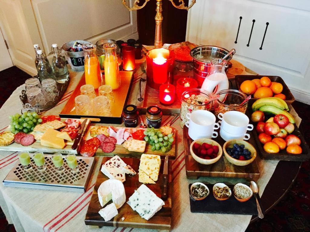 Malin Townhouse Guest House Bagian luar foto