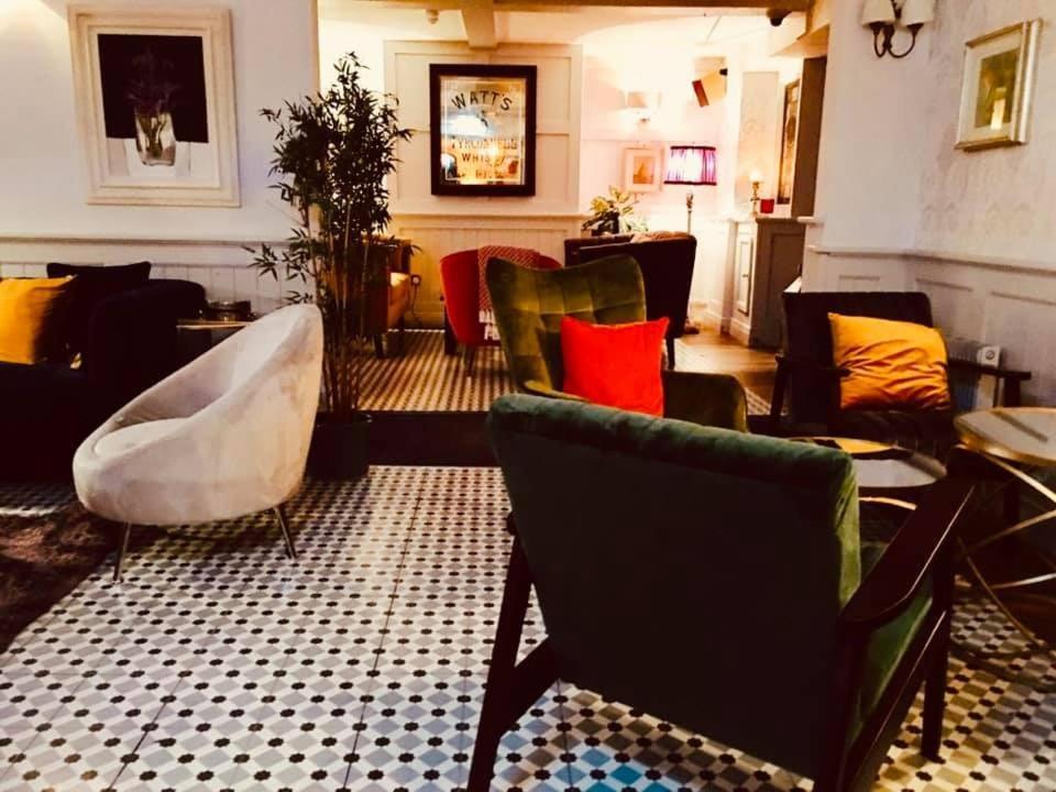 Malin Townhouse Guest House Bagian luar foto