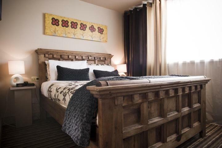 Malin Townhouse Guest House Bagian luar foto